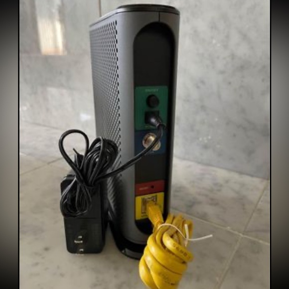 Motorola MB7621 24x8 DOCSIS 3.0 cable modem. - Picture 6 of 6